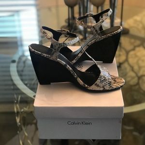 Calvin Klein White/Black Snake Print Sandals